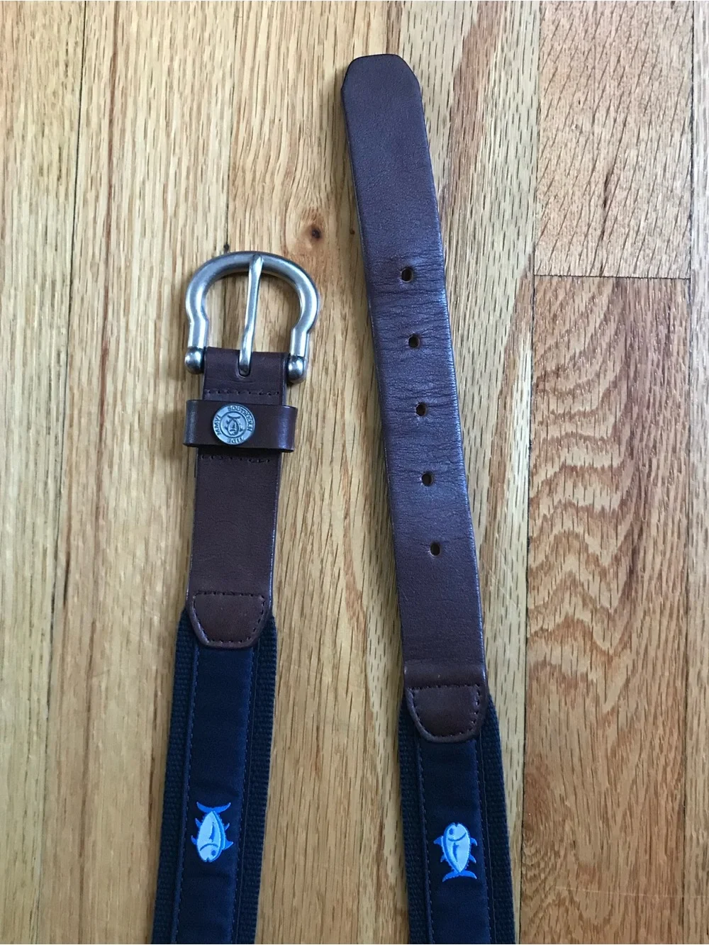 Southern Tide Navy Skipjack Blue Fish & Brown Leather Accents 38